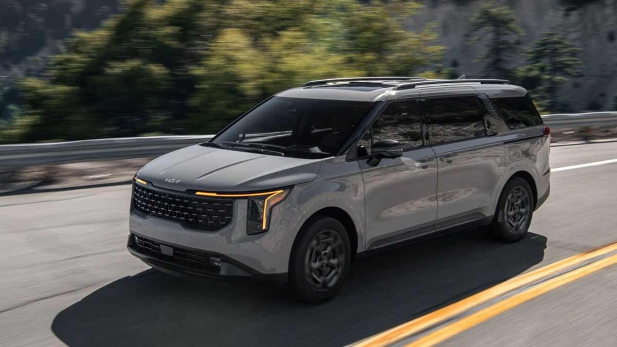 बड़ी फैमिली के लिए खुशखबरी! MG से Mahindra और Kia तक लॉन्च करेंगी दमदार 7-सीटर SUV और MPV