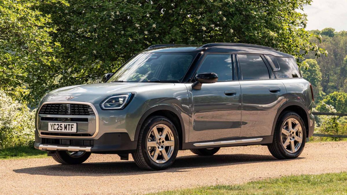 ₹50 लाख से कम में लॉन्च हुई नई MINI Countryman C, 5-स्टार सेफ्टी और लग्जरी फीचर्स से बनी चर्चा का केंद्र